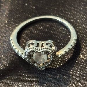 Silver Heart-Shaped Gemstone Promise Rungy